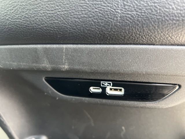 Used 2022 Chrysler Pacifica Touring-L FWD image 26