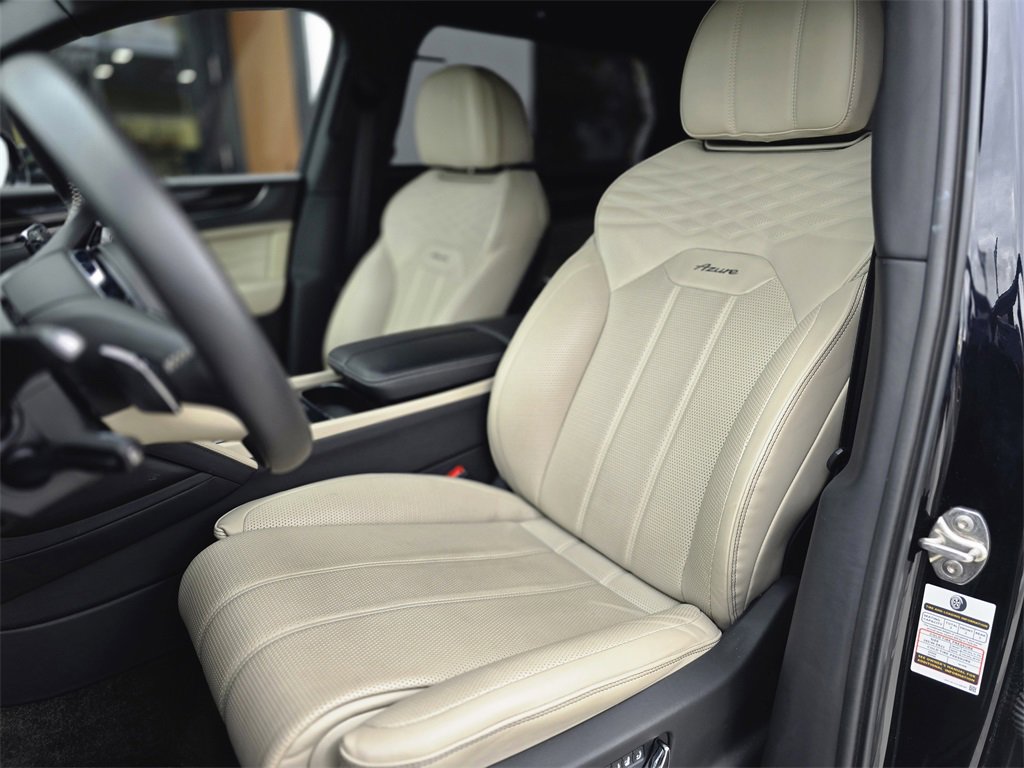 Used 2023 Bentley Bentayga Extended Wheelbase image 23