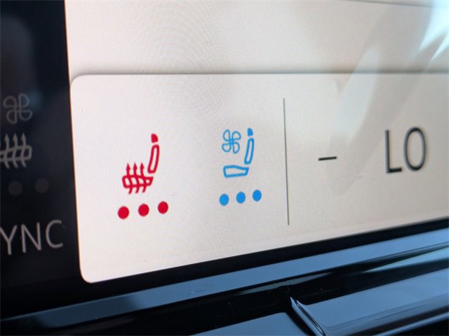 New 2026 Volkswagen Atlas Cross Sport SE image 32