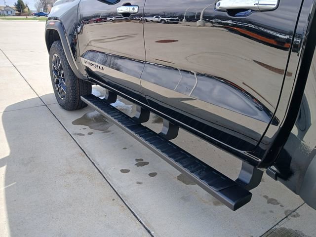New 2026 GMC Canyon Denali w/ LPO, Denali Black Edition AWD/4WD image 32