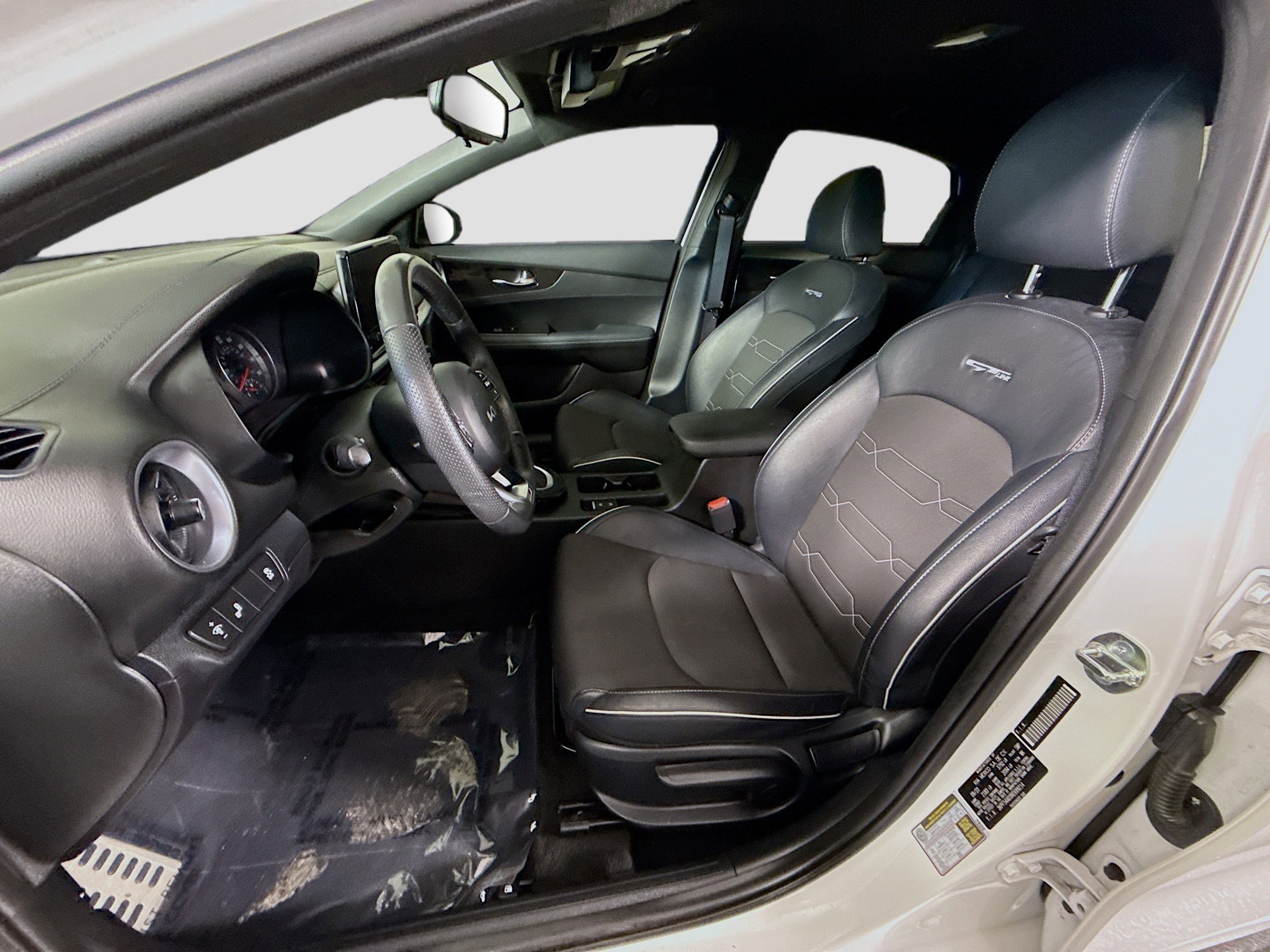 Used 2024 Kia Forte GT-Line image 22