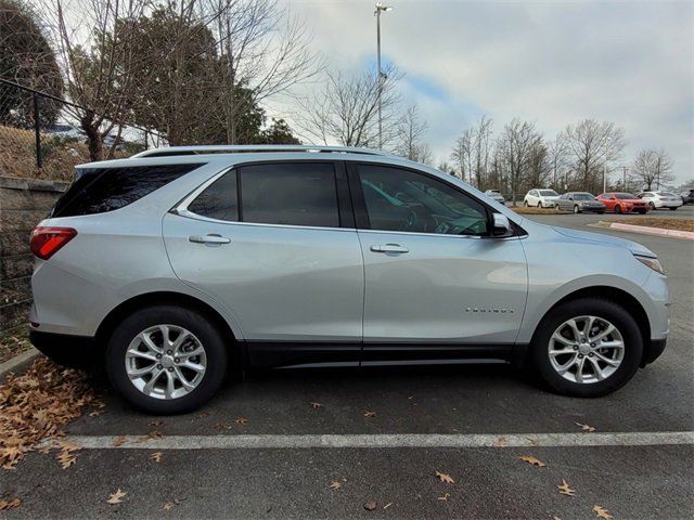 Used 2018 Chevrolet Equinox LT w/ Sun & Infotainment Package image 2