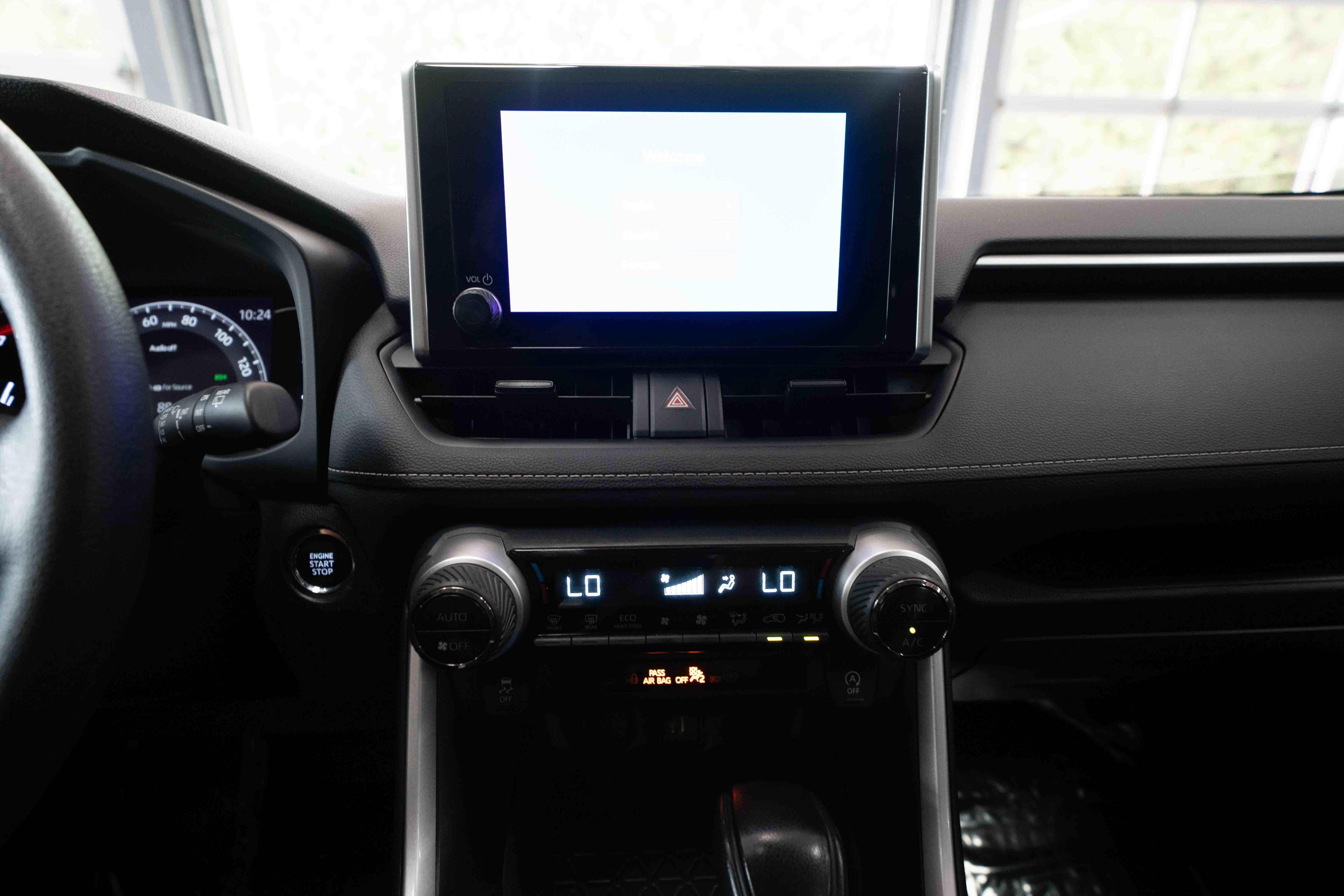 Used 2023 Toyota RAV4 XLE AWD/4WD image 17