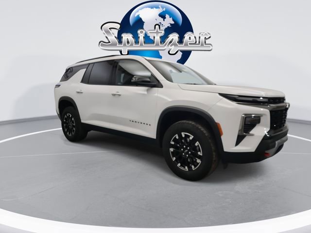 Used 2024 Chevrolet Traverse Z71 image 3