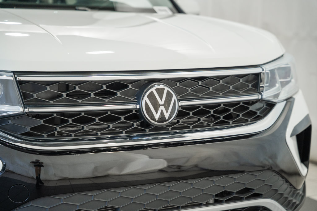 Used 2024 Volkswagen Taos SEL AWD/4WD image 11