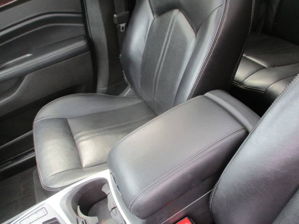 Used 2012 Cadillac SRX Luxury image 10