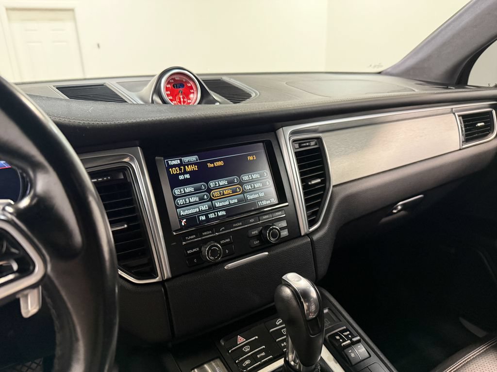 Used 2015 Porsche Macan Turbo AWD/4WD image 77