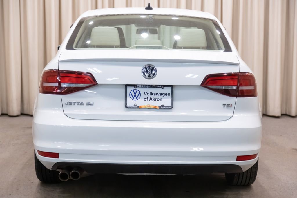 Used 2016 Volkswagen Jetta SE image 4