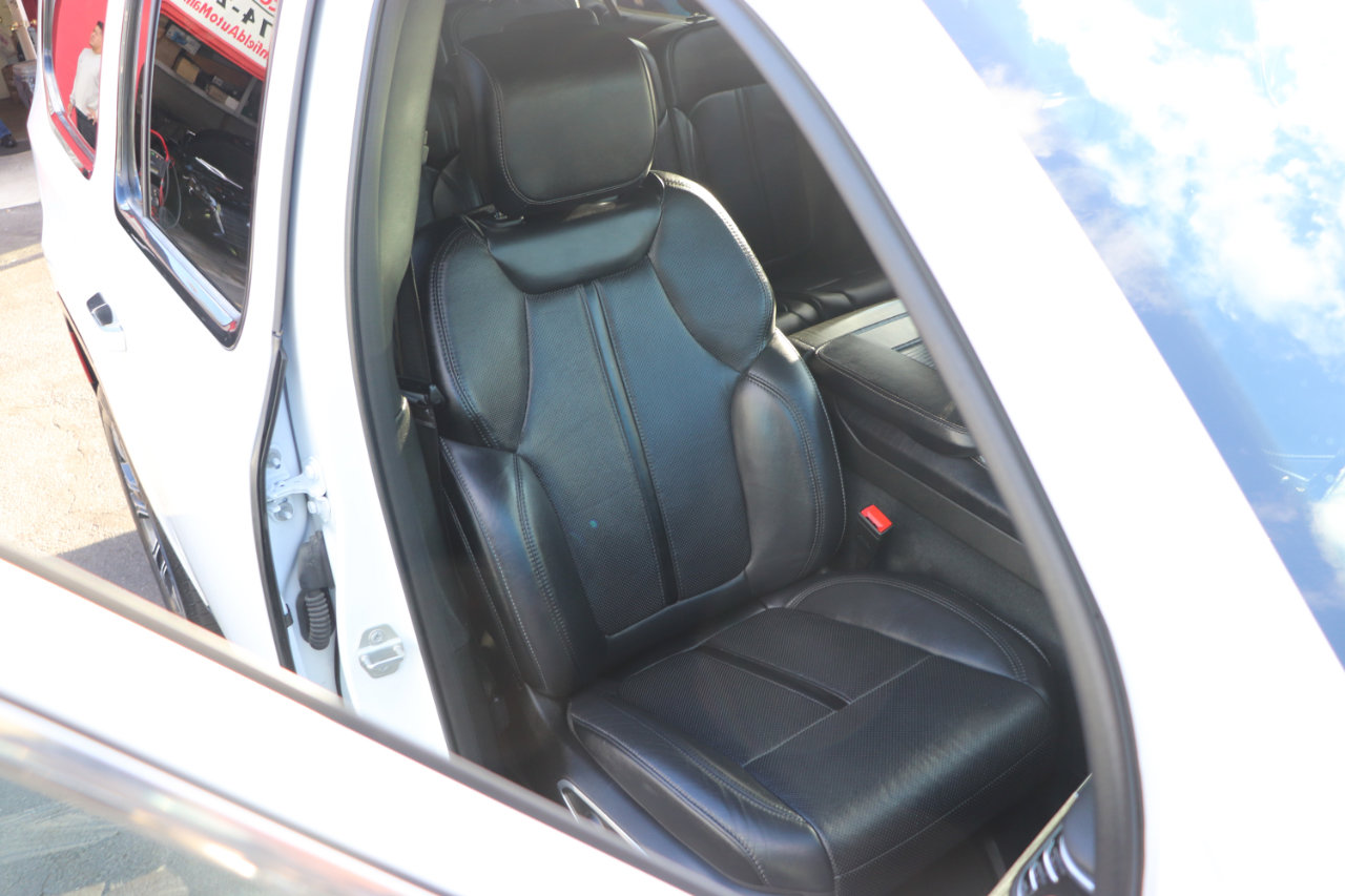 Used 2024 Jeep Wagoneer L Series II w/ Flexible Seating Group image 16