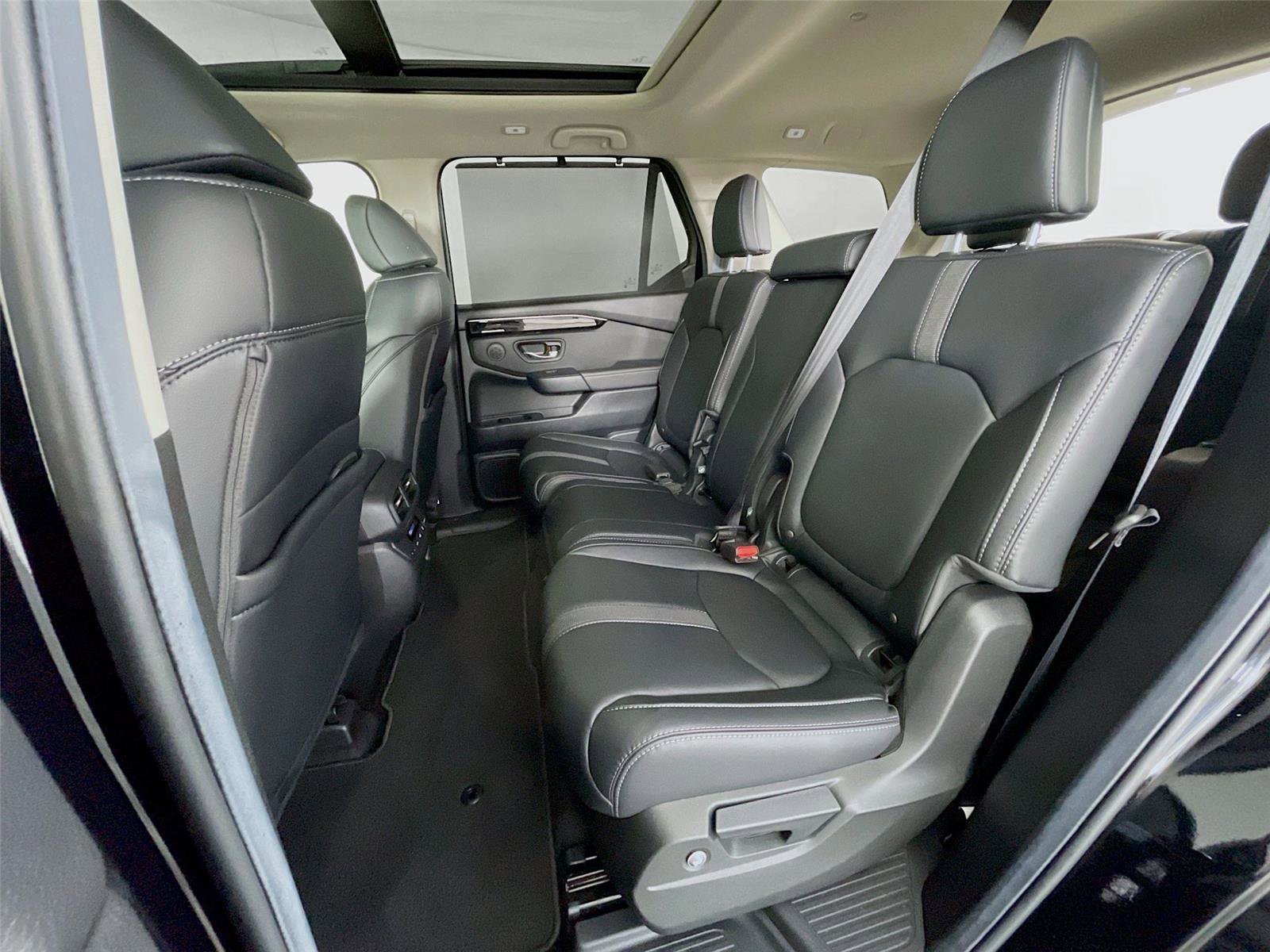 Used 2025 Honda Pilot Touring image 31