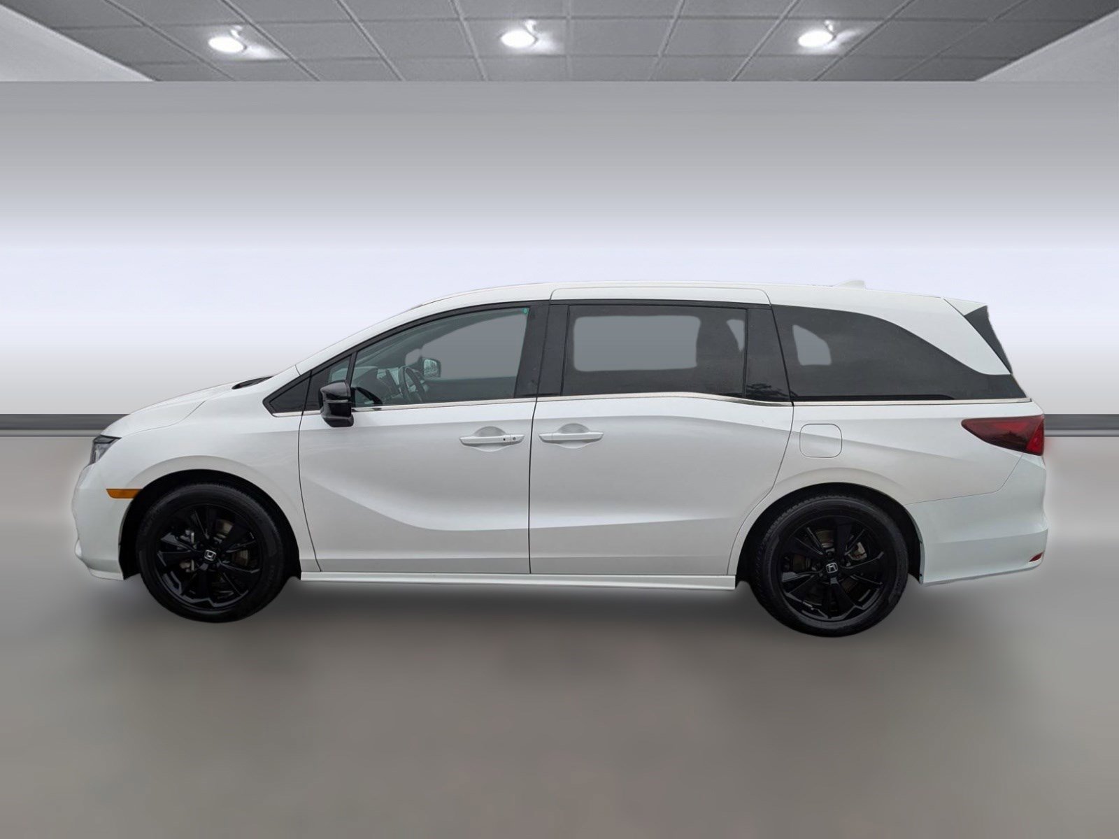 Used 2024 Honda Odyssey Sport image 2