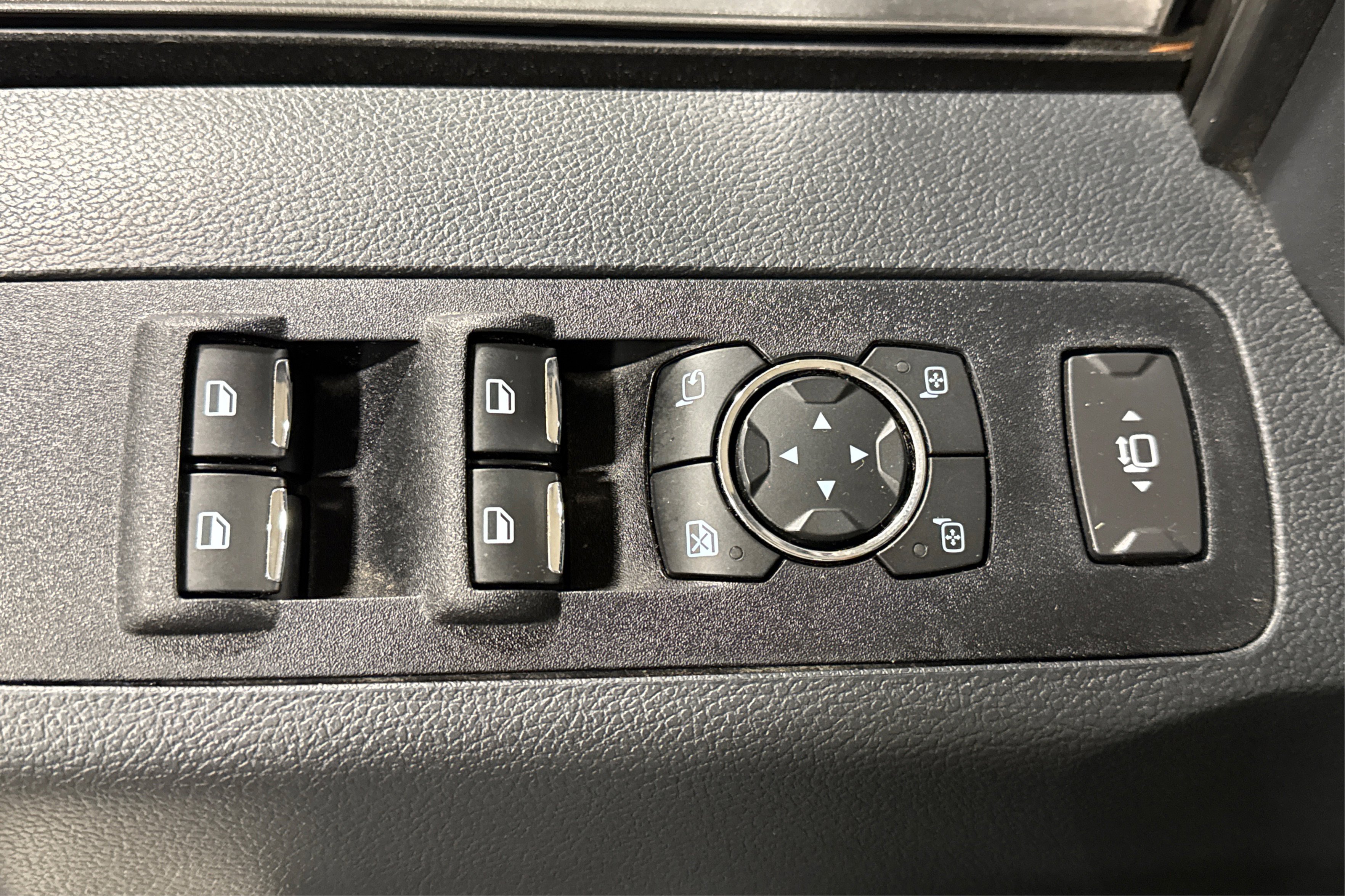 Used 2022 Ford F250 Lariat w/ Black Appearance Package image 19