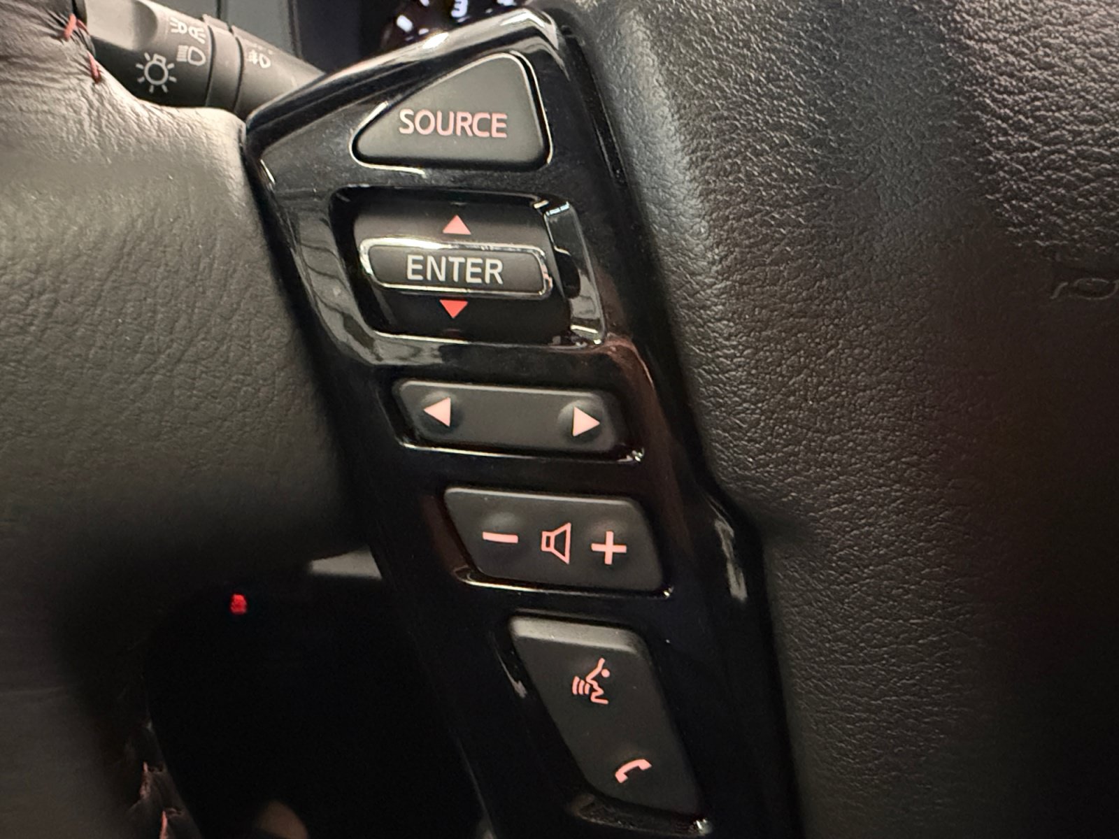 Used 2026 Nissan Frontier Pro-X w/ Pro-X Convenience Package RWD image 17
