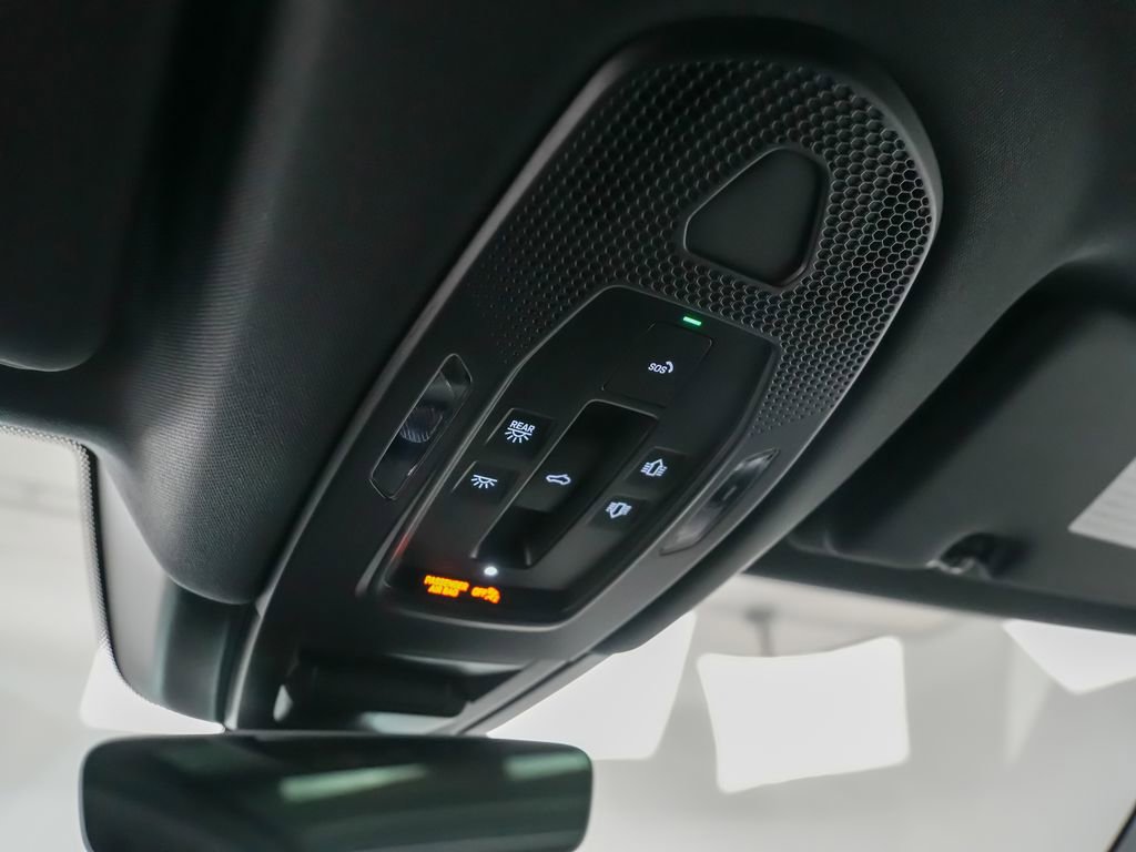 Certified 2025 Porsche Cayenne S image 28