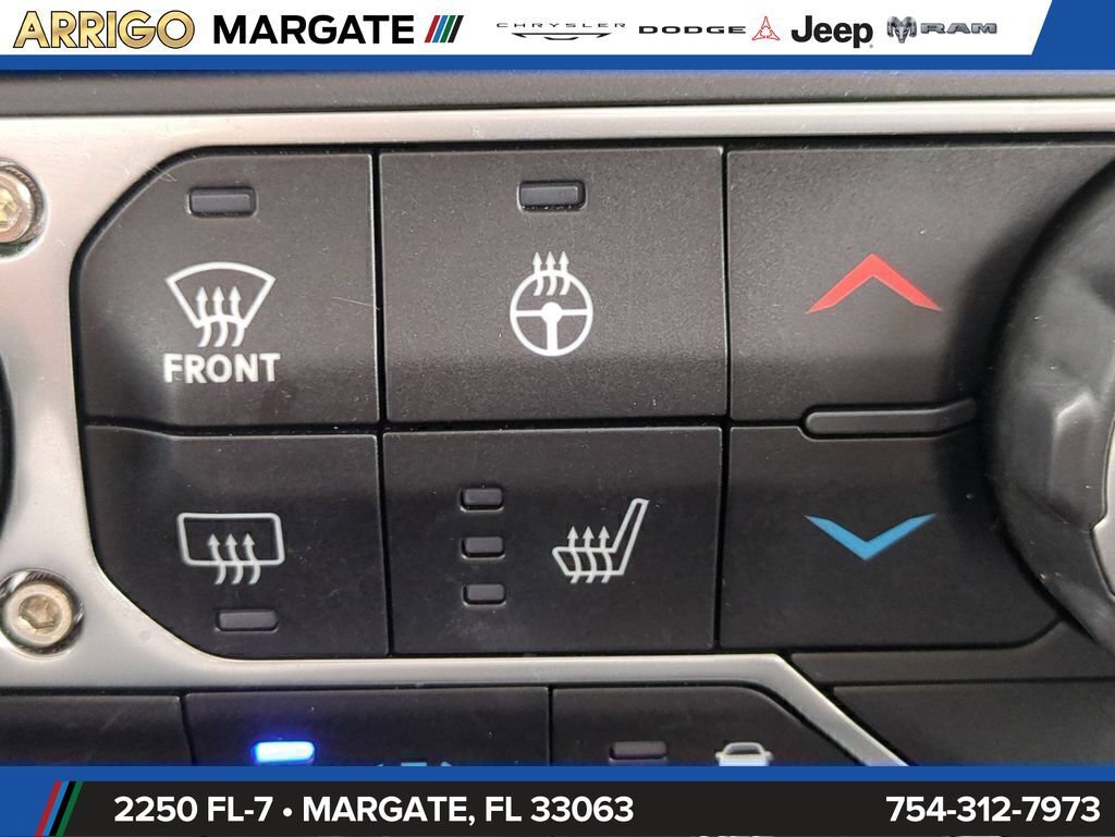 Used 2025 Jeep Wrangler Unlimited Sahara AWD/4WD image 23