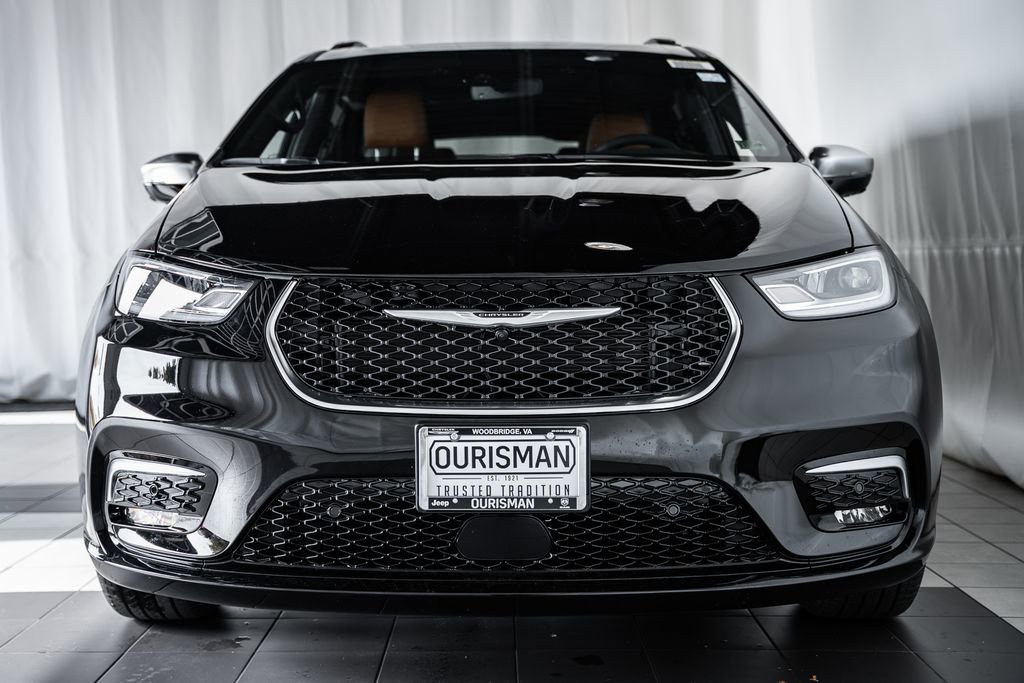 New 2026 Chrysler Pacifica Pinnacle image 2