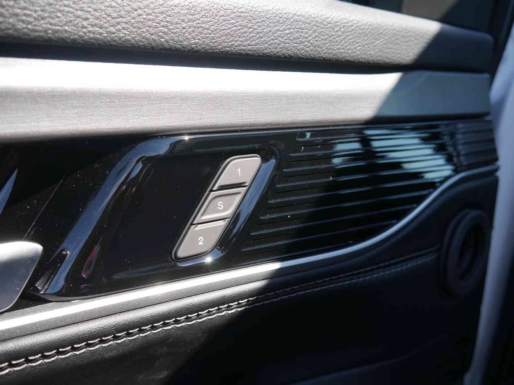 New 2026 Jeep Grand Wagoneer Limited AWD/4WD image 28