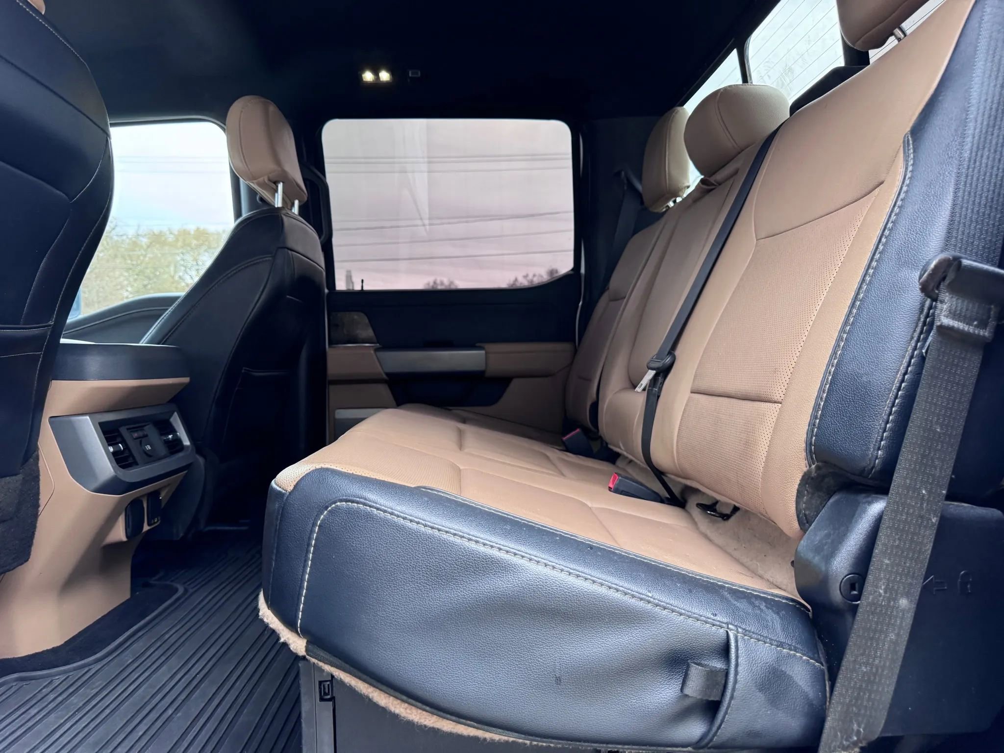 Used 2023 Ford F250 Lariat w/ Chrome Package image 33