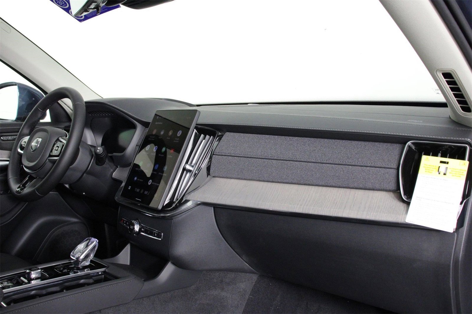 New 2025 Volvo XC90 B6 Ultra image 9