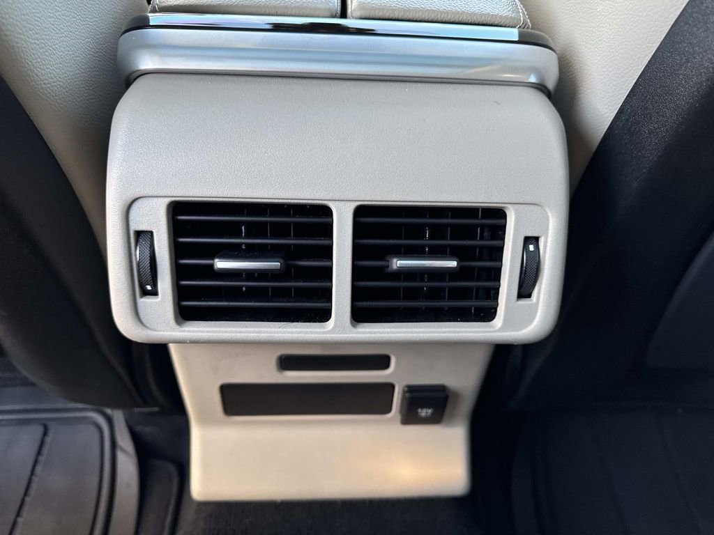 Used 2020 Land Rover Range Rover Velar S image 13