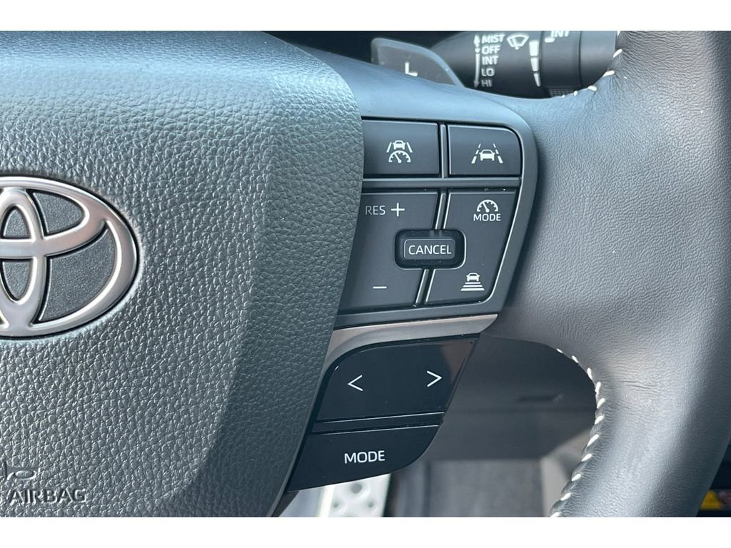 Used 2025 Toyota Camry SE w/ Convenience Package FWD image 36