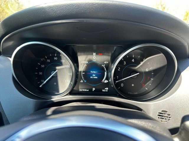 Used 2017 Jaguar F-PACE S image 31