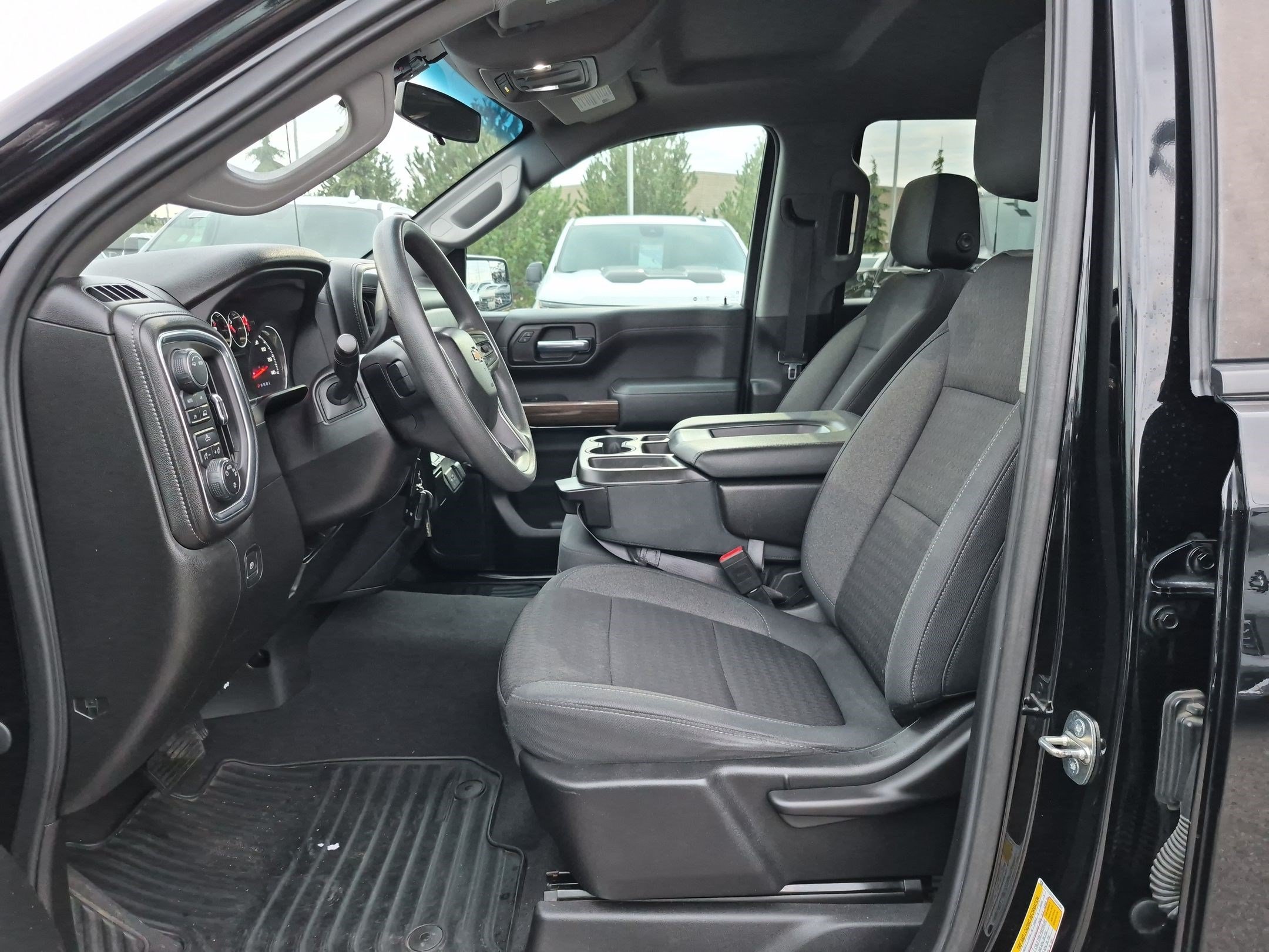 Used 2020 Chevrolet Silverado 1500 LT AWD/4WD image 15