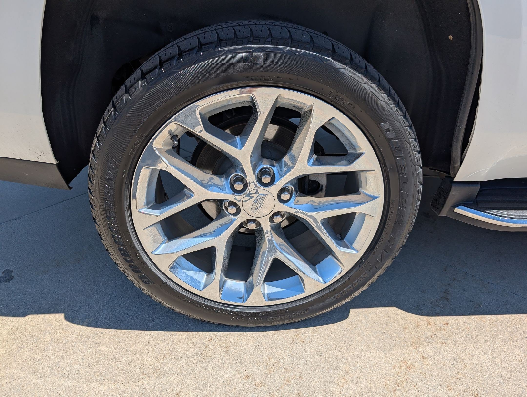 Used 2020 Cadillac Escalade Premium Luxury AWD/4WD image 12
