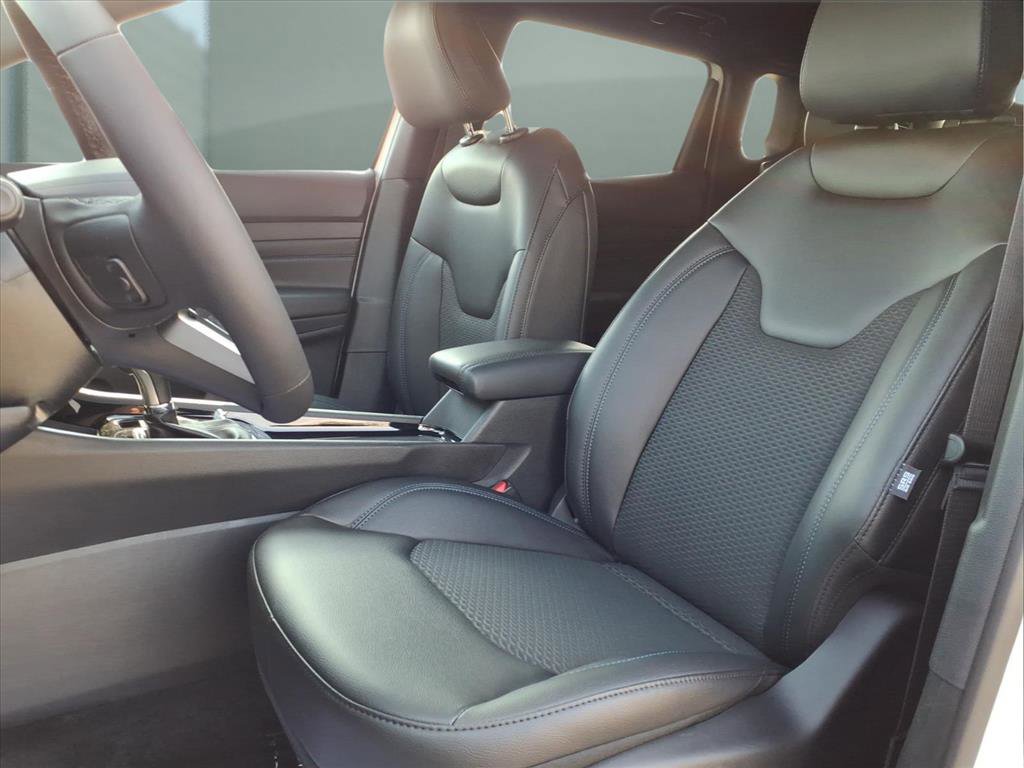 New 2026 Jeep Compass Latitude image 11