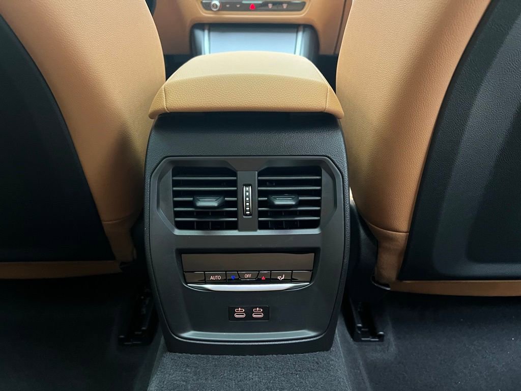 Used 2026 BMW 330i xDrive 330i xDrive w/ Premium Package image 9