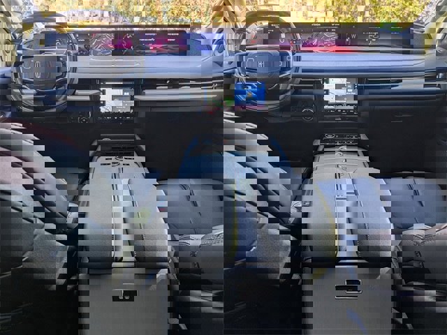 New 2025 Lincoln Navigator L Reserve image 5