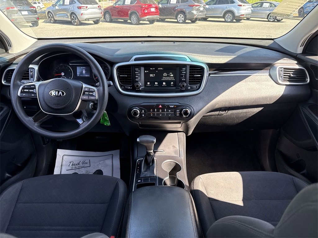 Used 2020 Kia Sorento LX image 24