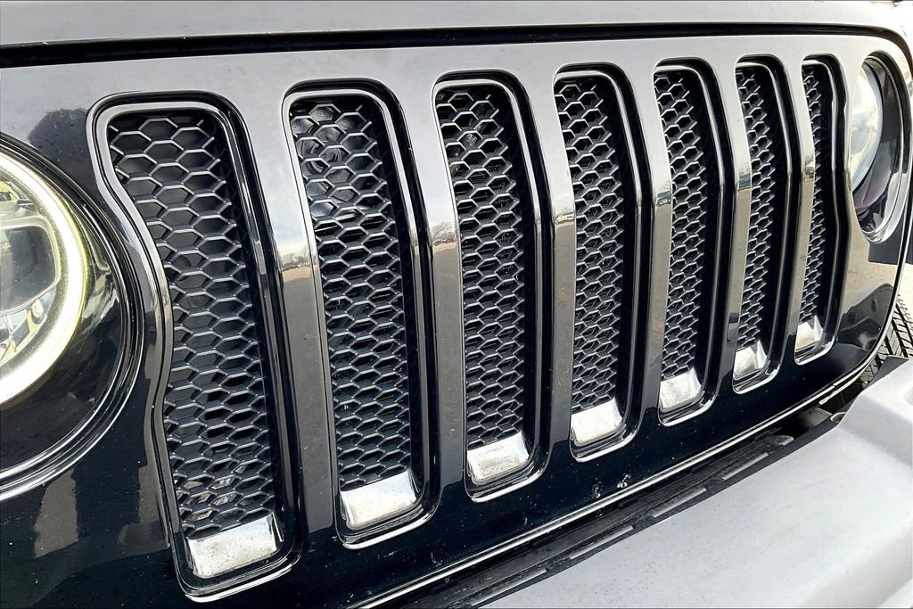 Used 2019 Jeep Wrangler Unlimited Sahara w/ Dual Top Group image 32