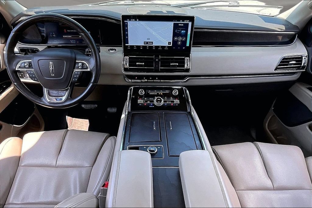 Used 2023 Lincoln Navigator 2WD image 7