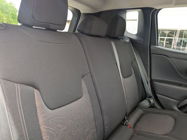 Used 2023 Jeep Renegade Latitude image 37