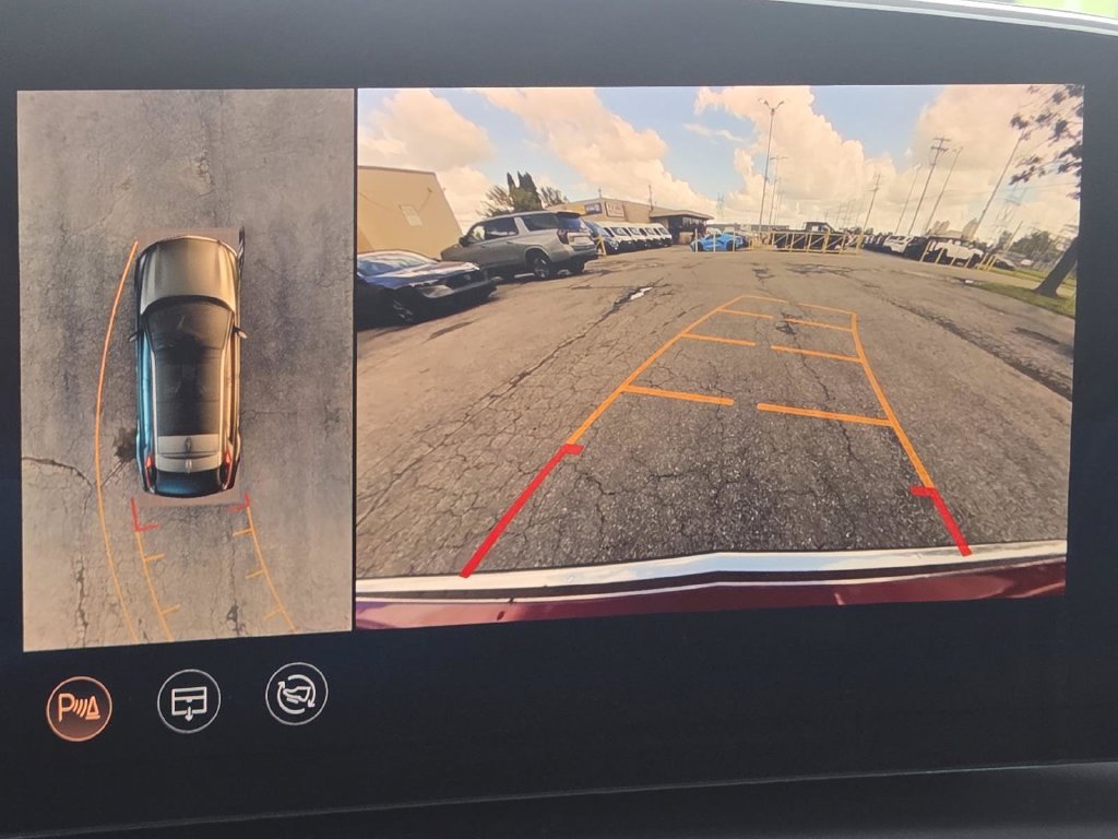 Used 2024 Cadillac Lyriq Tech w/ Driver Assist Package AWD/4WD image 7