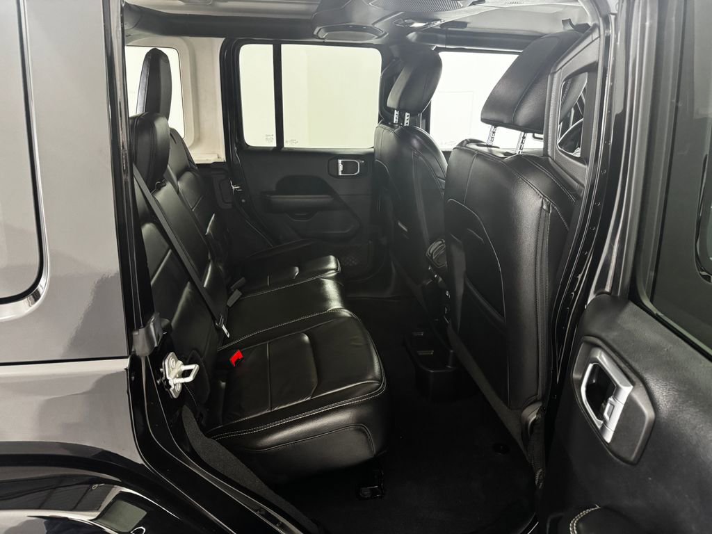 Used 2018 Jeep Wrangler Unlimited Sahara w/ Uconnect 4C Nav & Sound Group image 20