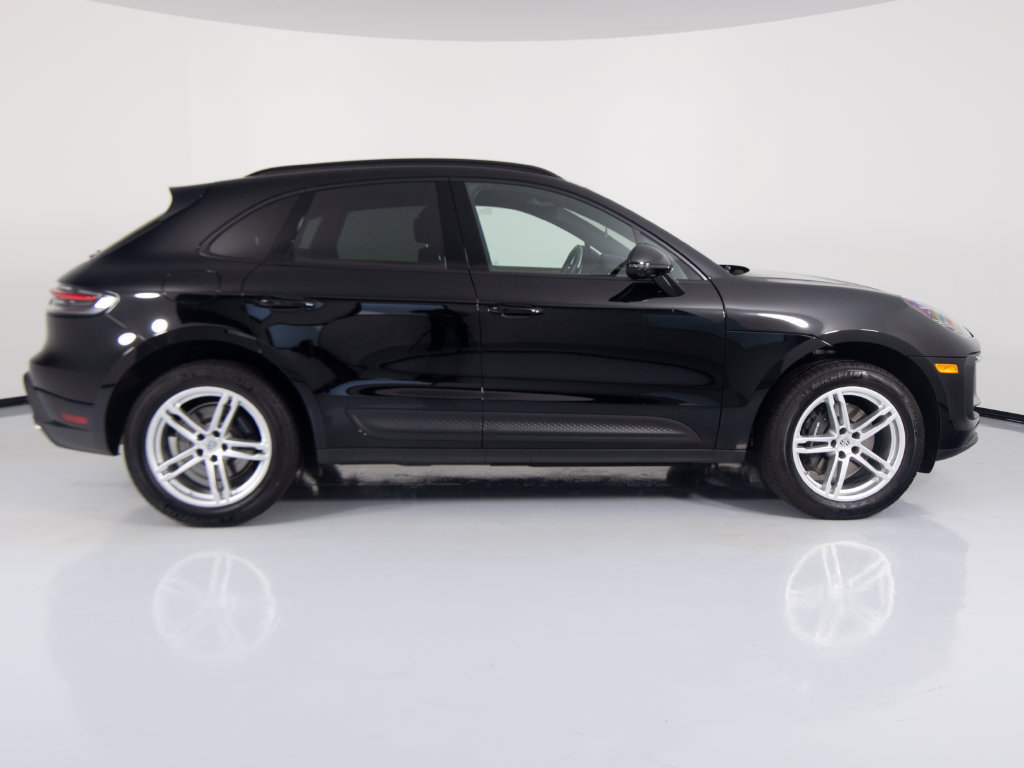 Certified 2026 Porsche Macan AWD/4WD image 11