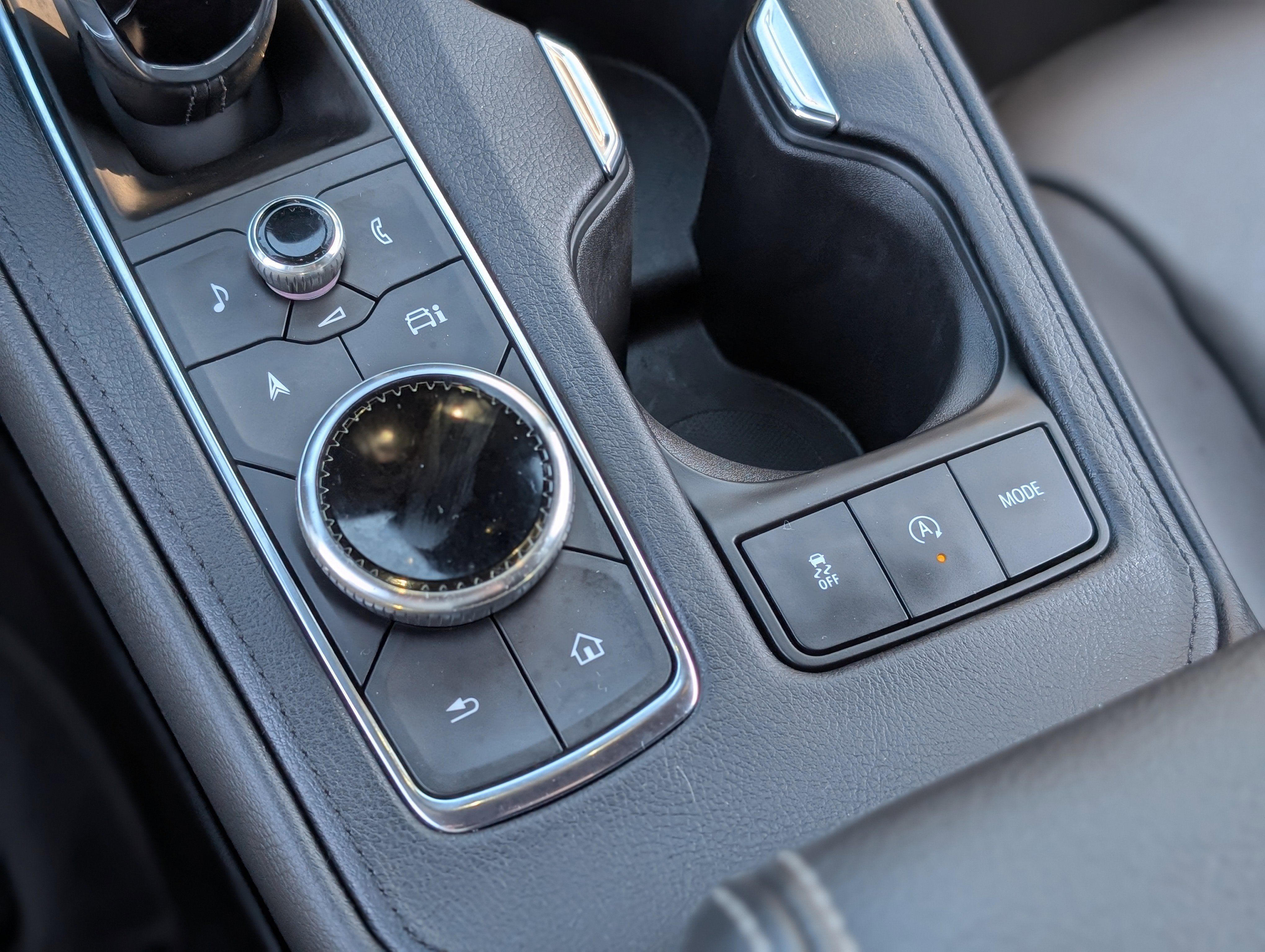 Used 2024 Cadillac XT4 Premium Luxury image 25