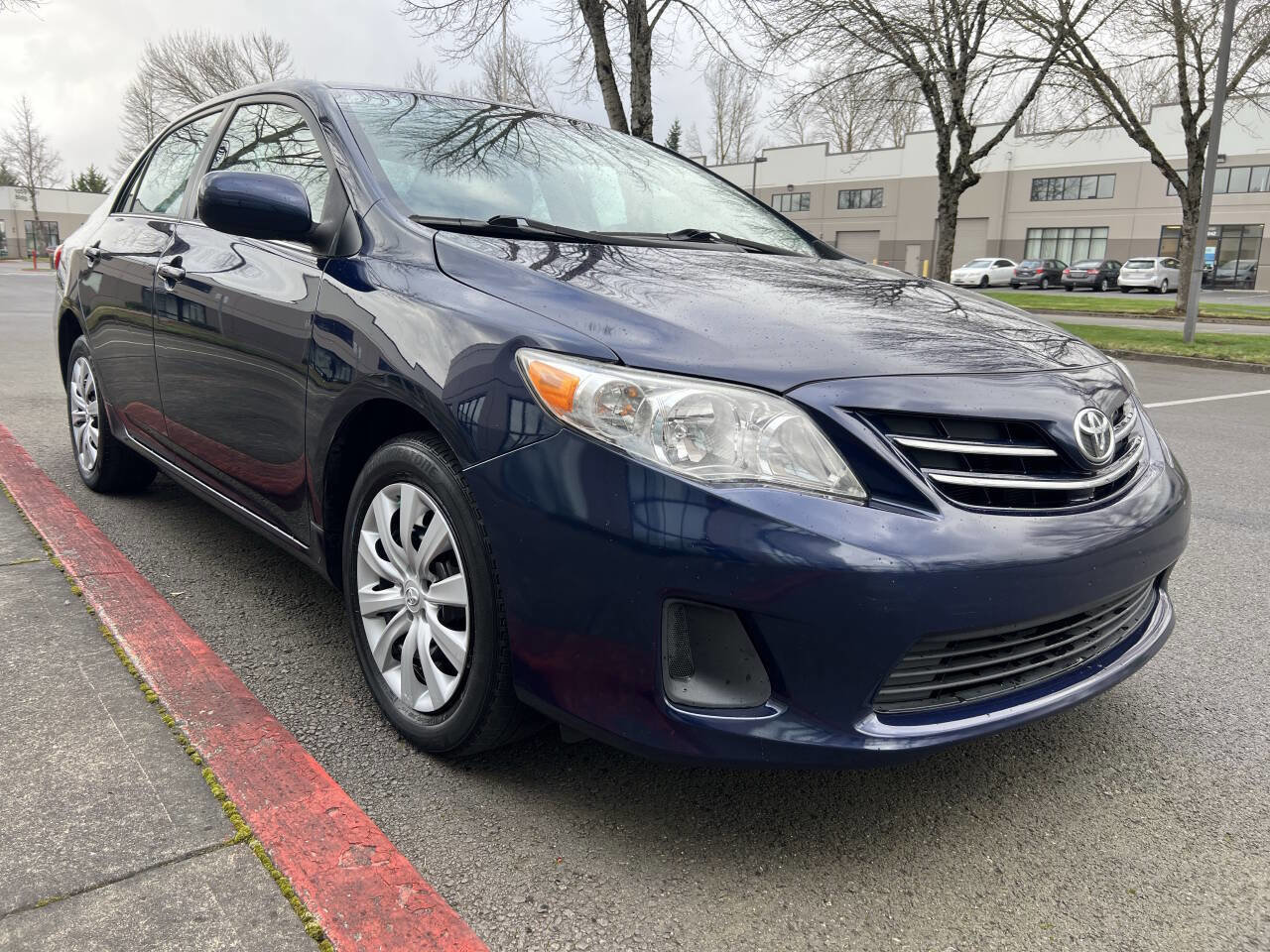Used 2013 Toyota Corolla LE FWD image 2