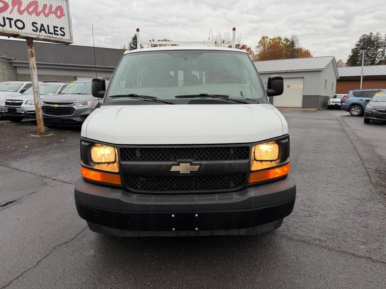 Used 2017 Chevrolet Express 2500 Extended image 8