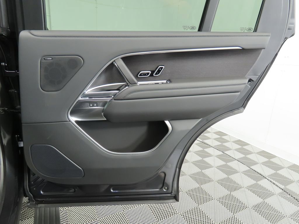 New 2025 Land Rover Range Rover Long Wheelbase SE image 29