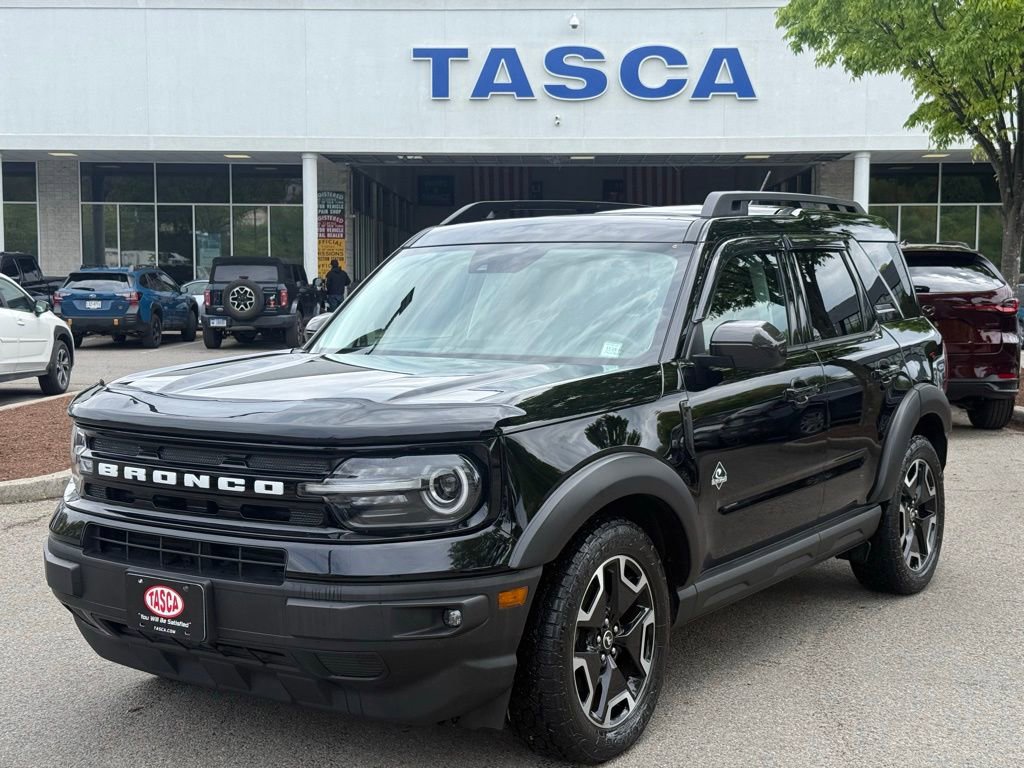 Used 2023 Ford Bronco Sport Outer Banks w/ Tech Package AWD/4WD image 1