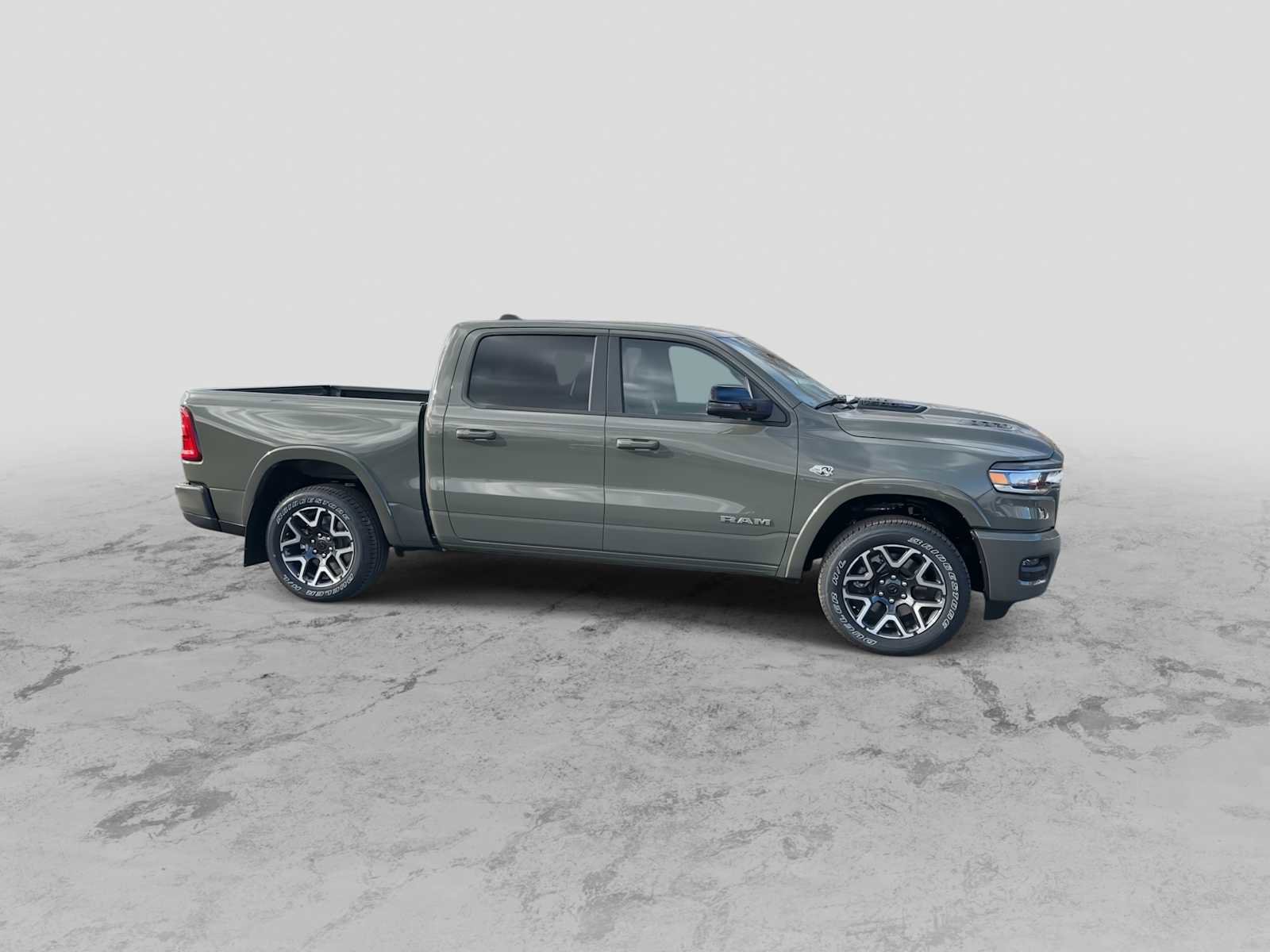 New 2026 RAM 1500 Laramie AWD/4WD image 9