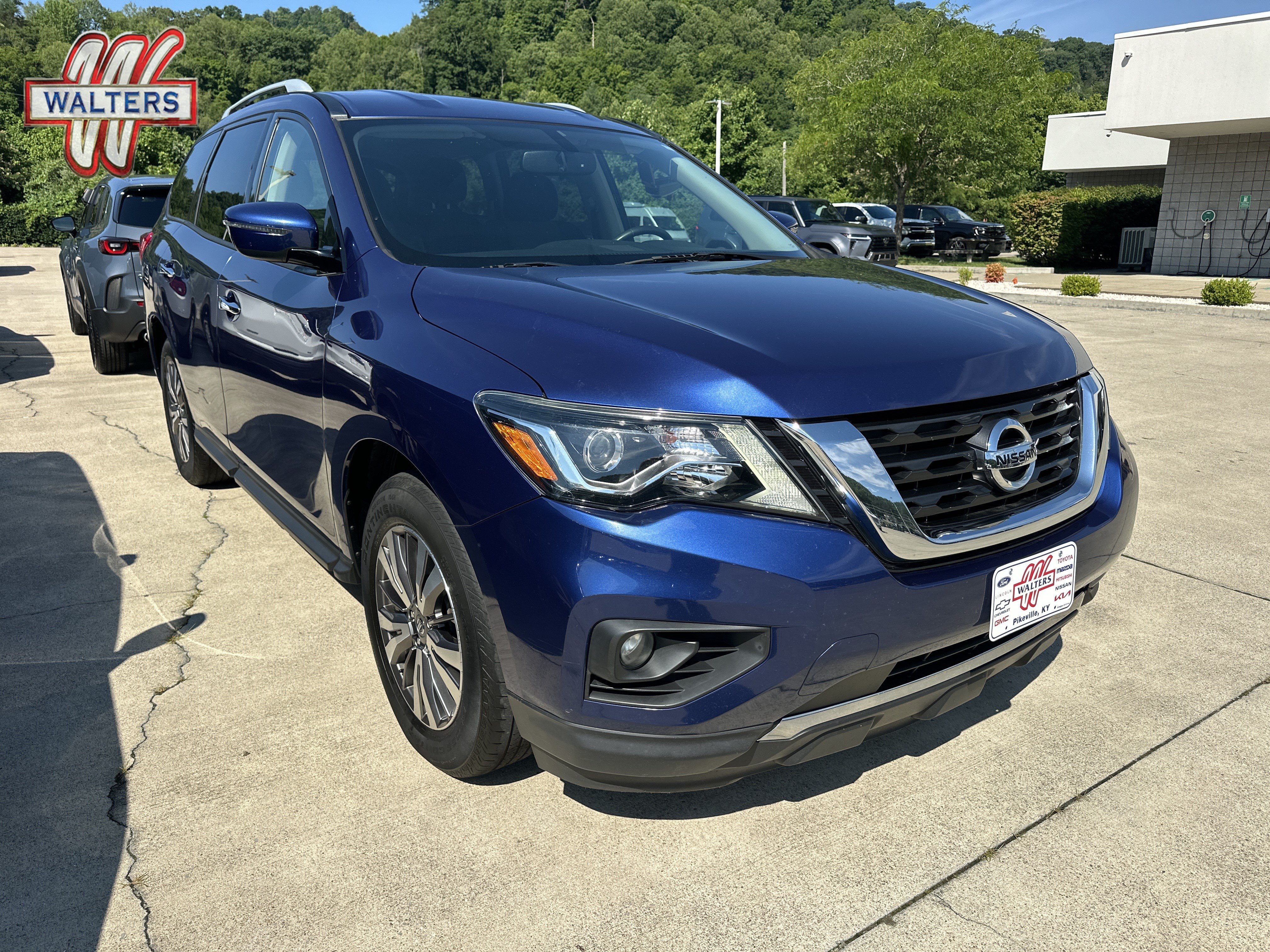Used 2019 Nissan Pathfinder SV