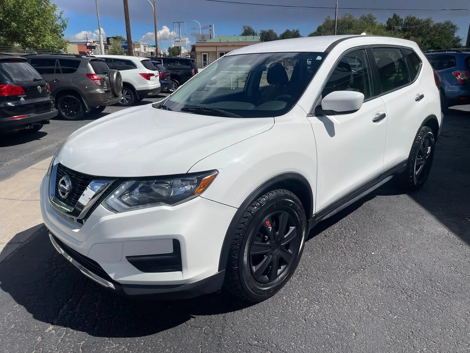 Used 2017 Nissan Rogue S AWD/4WD image 4