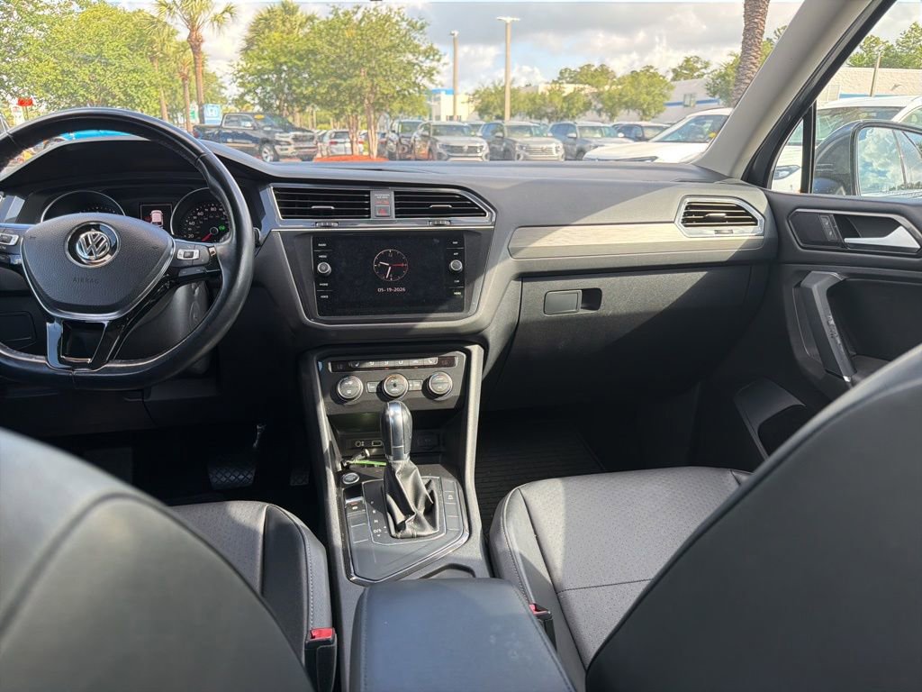Used 2018 Volkswagen Tiguan SEL FWD image 12
