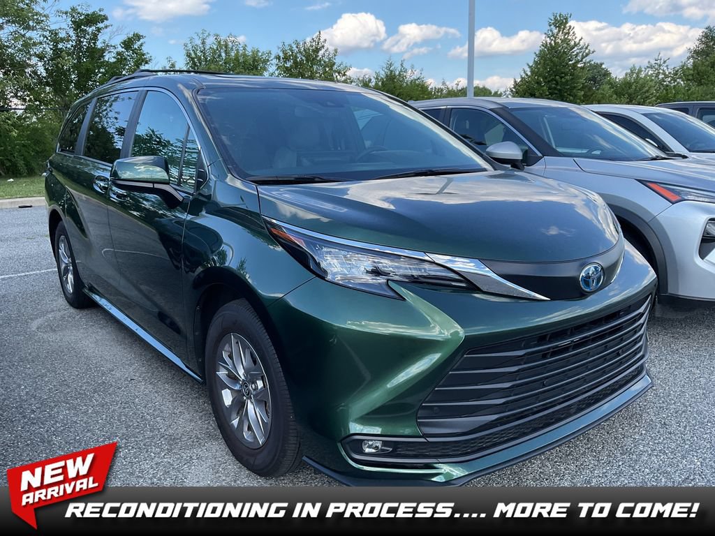 Used 2025 Toyota Sienna XLE