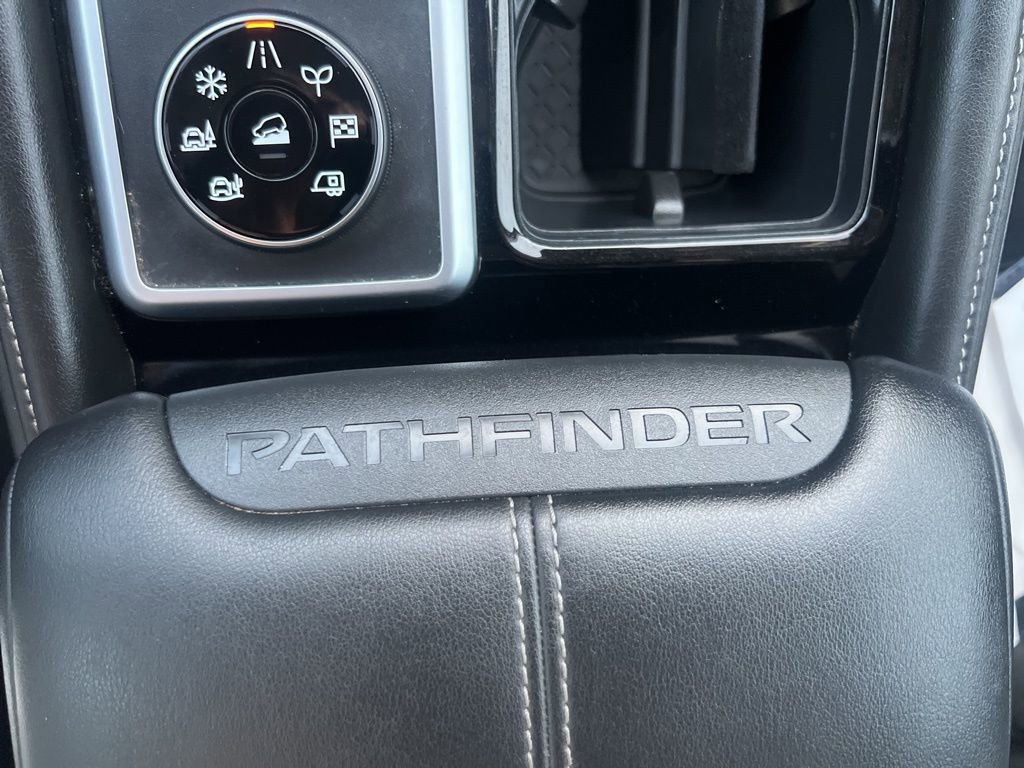 Used 2025 Nissan Pathfinder SV image 58