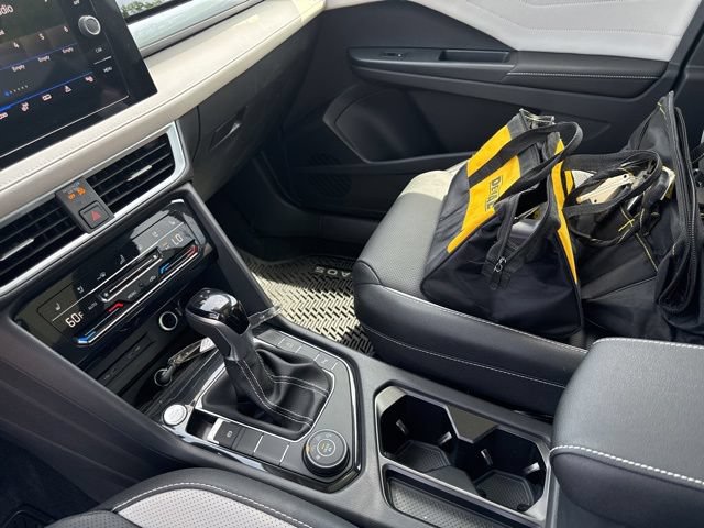 New 2026 Volkswagen Taos SEL AWD/4WD image 11